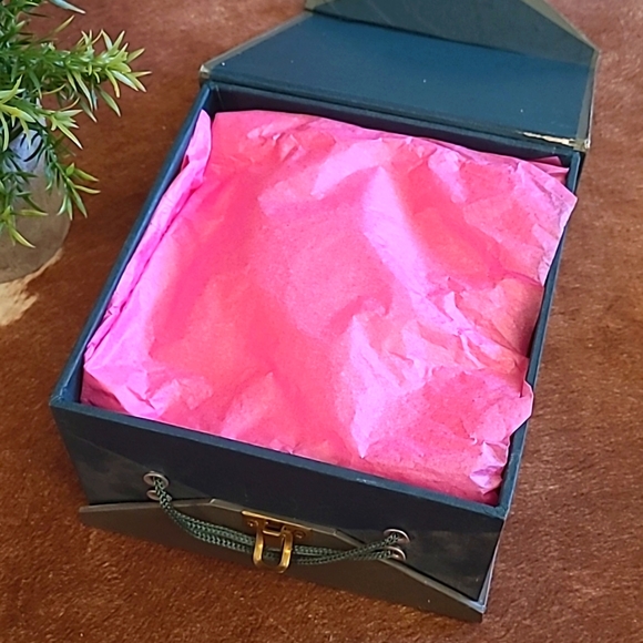 Chinese Mini Ceramic Teapot and Tea Cup Set in Box - Picture 5 of 9